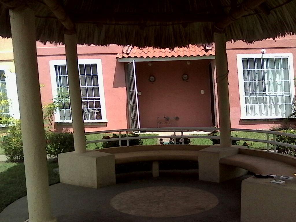 Hotel Fraccionamiento Flamingos Ixtapa  Exterior foto